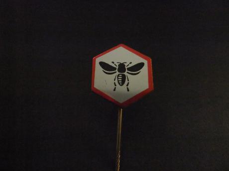 Bij ( insect )bekend om de honing,